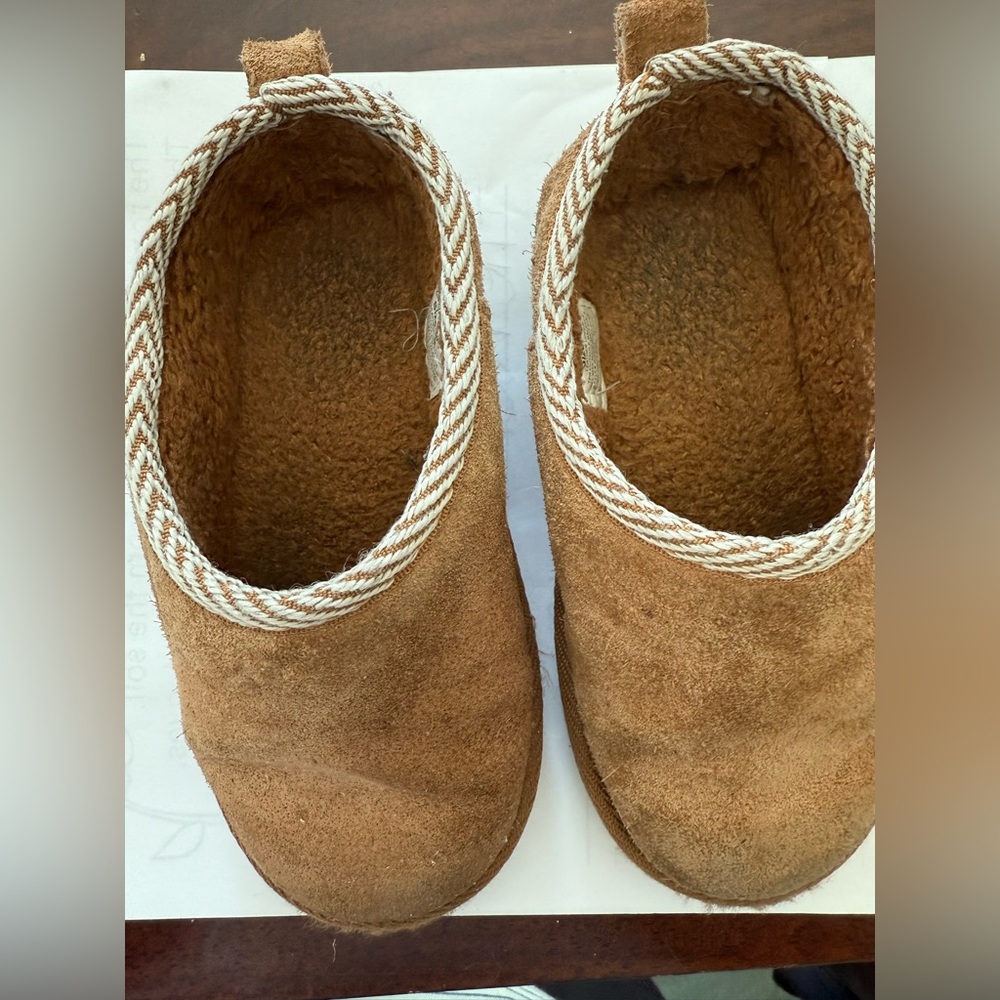 Bear Paw Cozy Brown Kids Shoes.  Size 9 toddler.